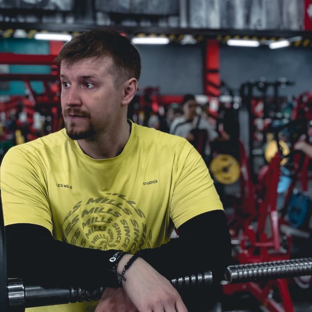 Александр в спортзале